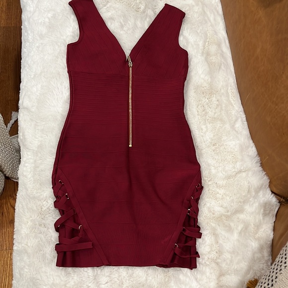 Bebe Red Burgundy / Bordeaux / Scarlet Bandeau mini dress with gold accents - Picture 2 of 2